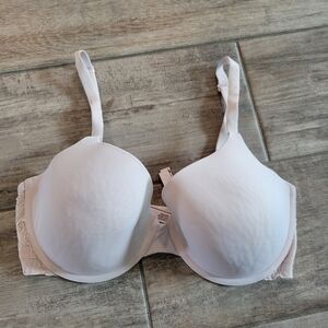 Victoria's Secret T-shirt Lightly Lined Demi Bra Convertible Straps Size 34DDD